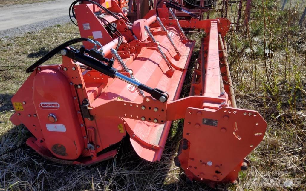 Maschio C 300 الكاسحات وقلابات التربة ذات المحركات