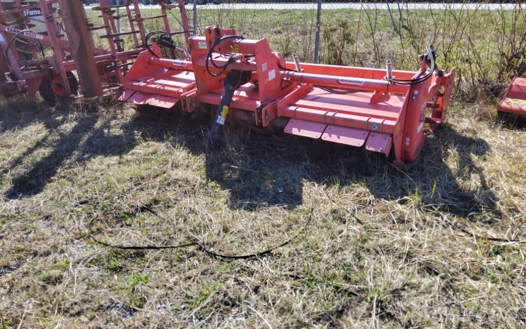 Maschio C 300 الكاسحات وقلابات التربة ذات المحركات