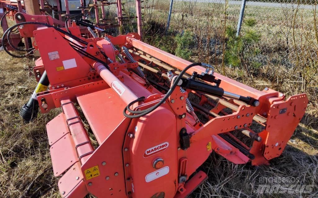 Maschio C 300 الكاسحات وقلابات التربة ذات المحركات