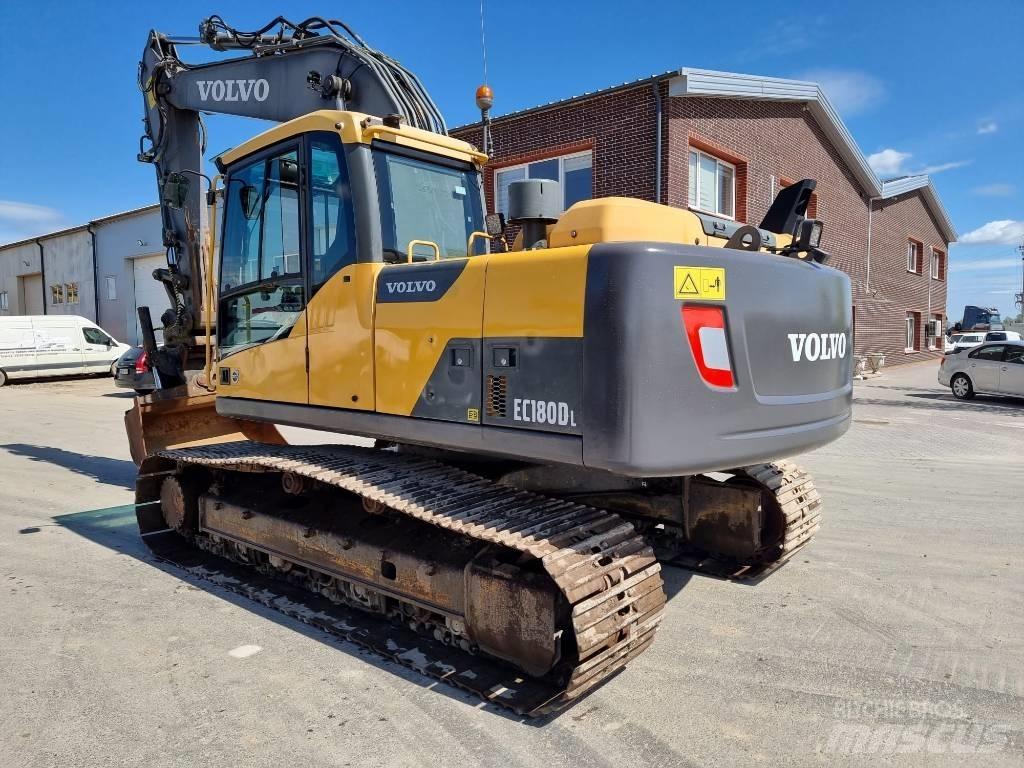 Volvo EC 180 D حفارات زحافة