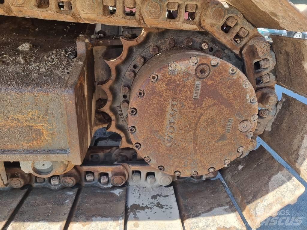 Volvo EC 180 D حفارات زحافة