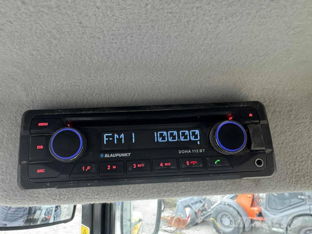 CAT 907 M لوادر بعجل