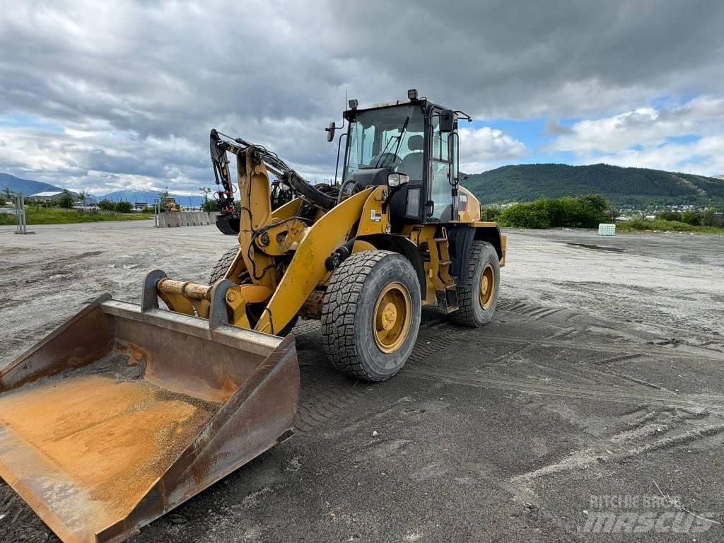 CAT 918 M لوادر بعجل