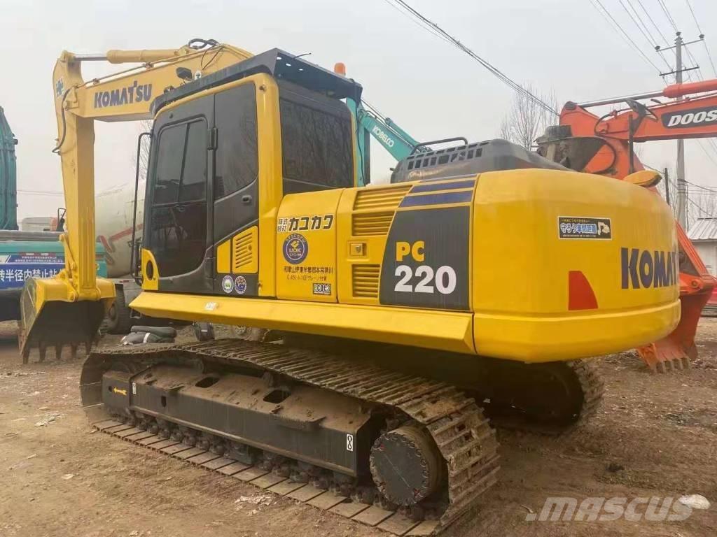 Komatsu pc220-8 حفارات زحافة