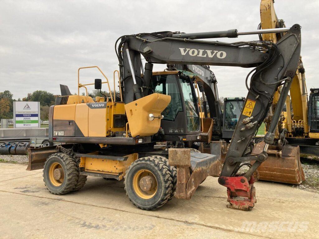Volvo EW160D حفارات بعجل