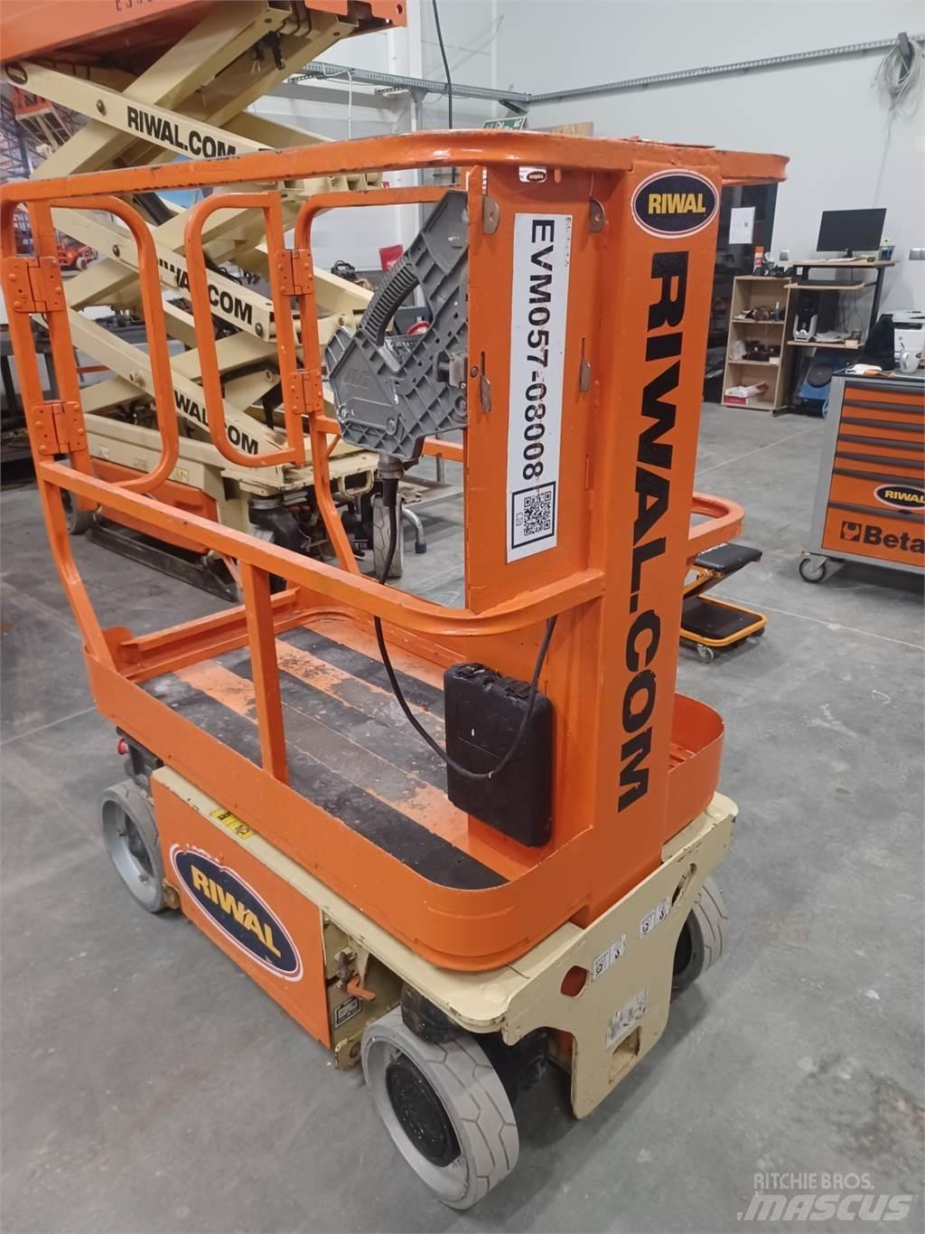 JLG 1230ES رافعات ومنصات أخرى