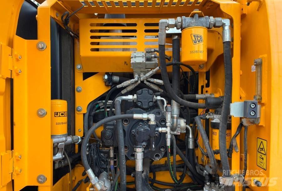 JCB JS 220 N LC حفارات زحافة