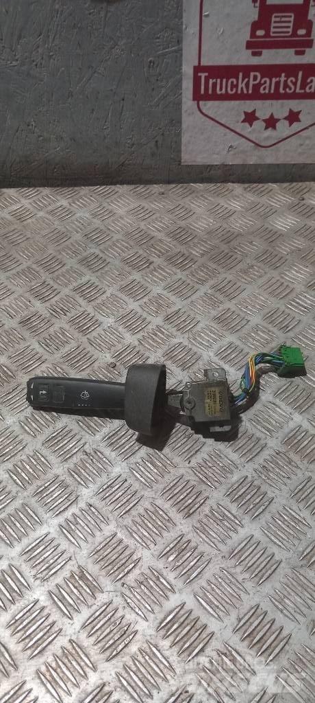 Volvo FH 12    21005296 كابينة والداخلية