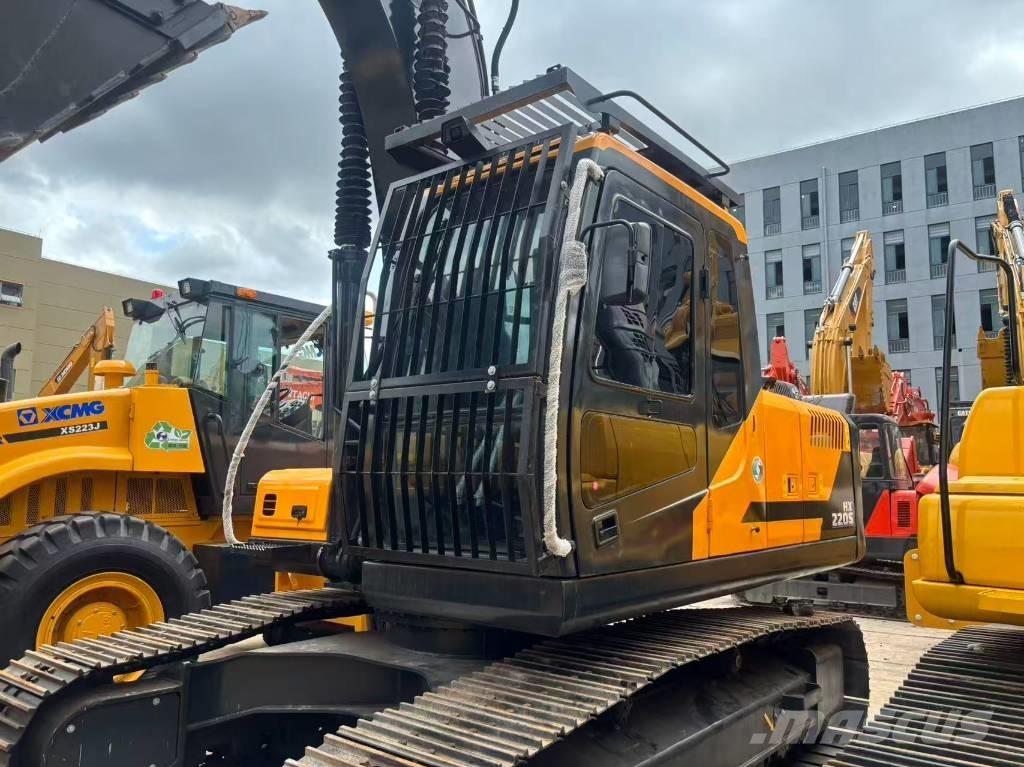 Hyundai HX 220 حفارات زحافة