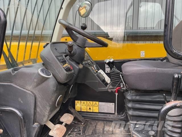 JCB 535-125 مناولات متداخلة