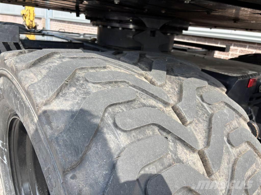 Yanmar B75W حفارات بعجل