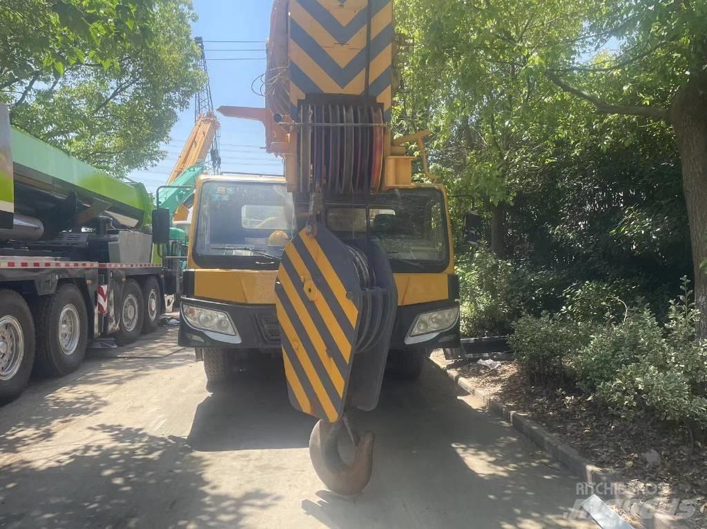 XCMG QY 130 K رافعات صالحة لكل أنواع الطرق