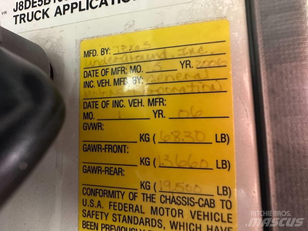 GMC W 5500 HD شاحنات مزدوجة / خلخلة