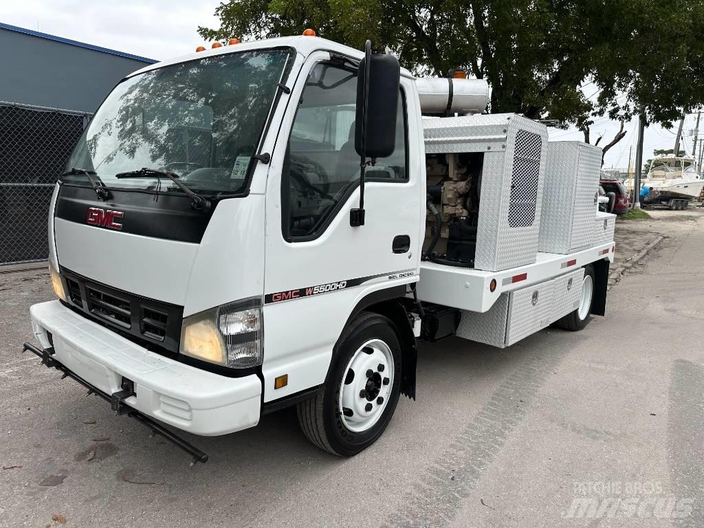 GMC W 5500 HD شاحنات مزدوجة / خلخلة