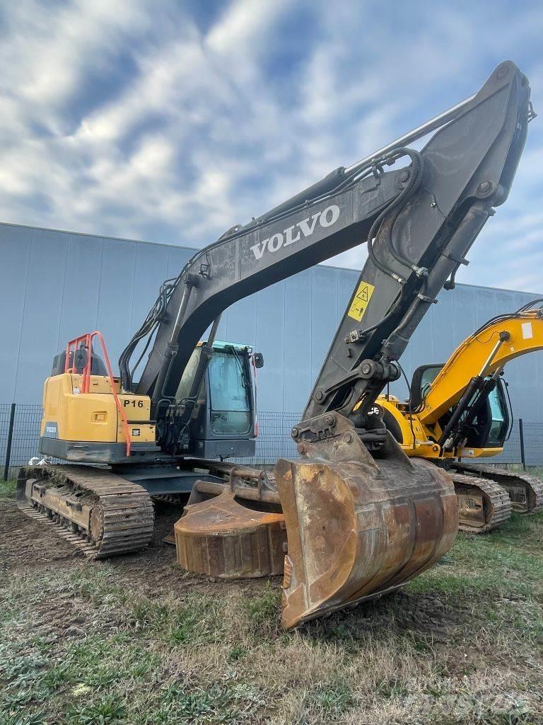 Volvo ECR 235 E حفارات زحافة
