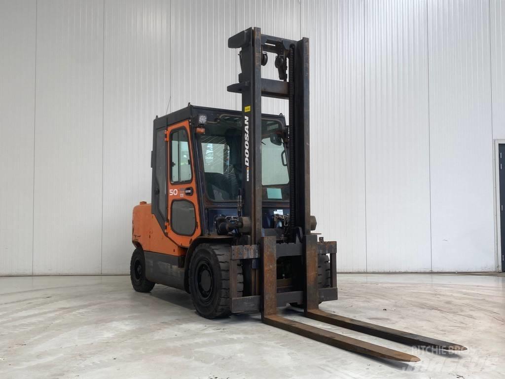 Doosan D50SC-7 شاحنات الديزل