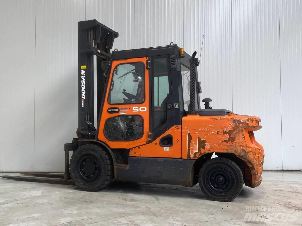 Doosan D50SC-7 شاحنات الديزل