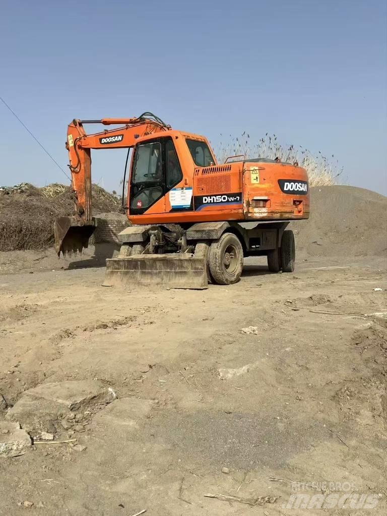 Doosan DH150 W-7 حفارات بعجل