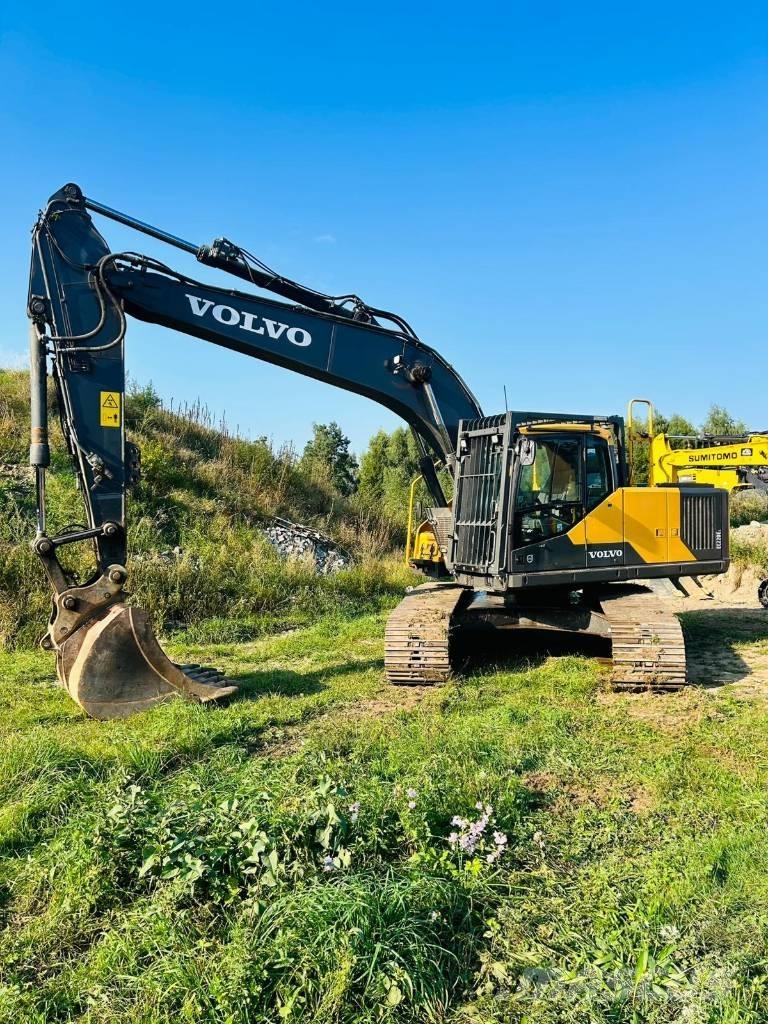 Volvo EC 220 E حفارات زحافة
