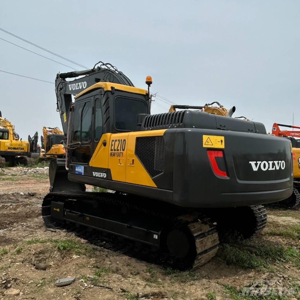 Volvo 210 حفارات زحافة