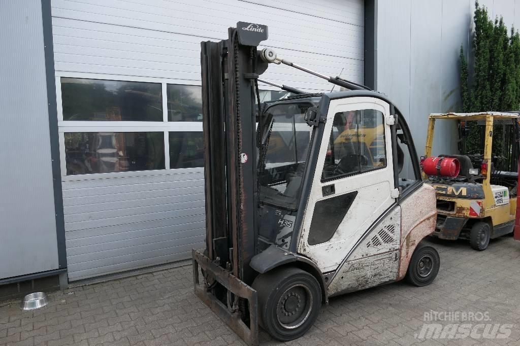 Linde H 35 D - 01 شاحنات الديزل