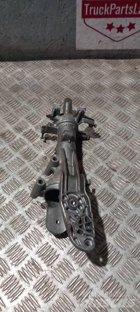Volvo FH 12    1061138 كابينة والداخلية