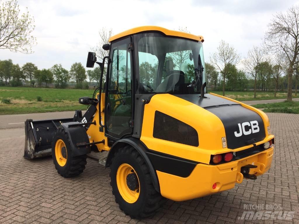 JCB 406 لوادر بعجل