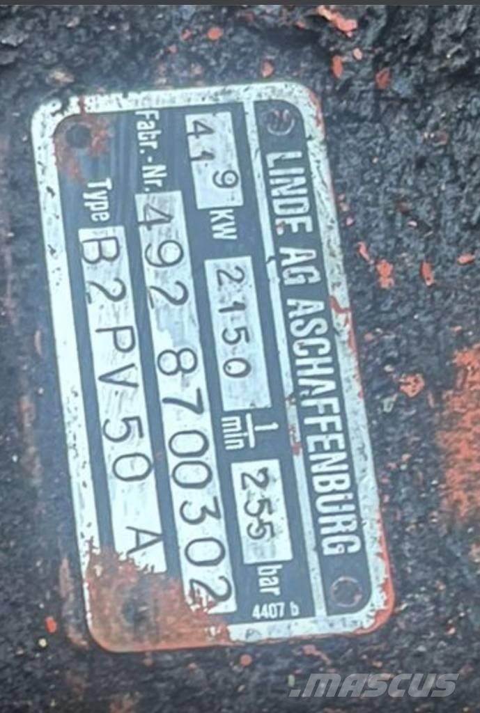 Atlas 1302 E حفارات بعجل