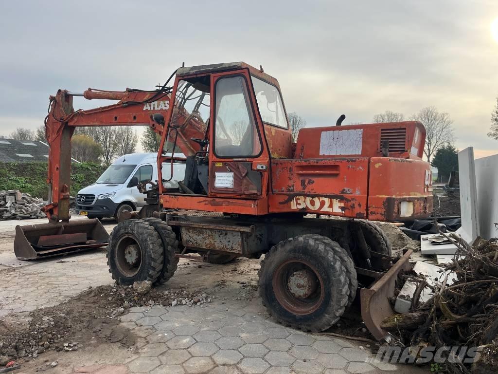 Atlas 1302 E حفارات بعجل