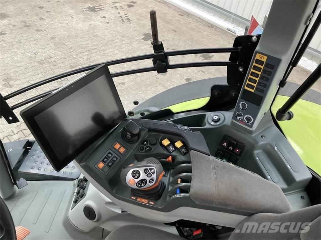 CLAAS Axion 870 الجرارات