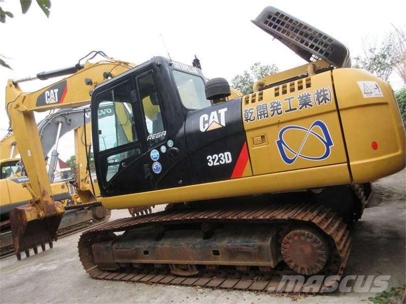CAT 323 GC حفارات زحافة