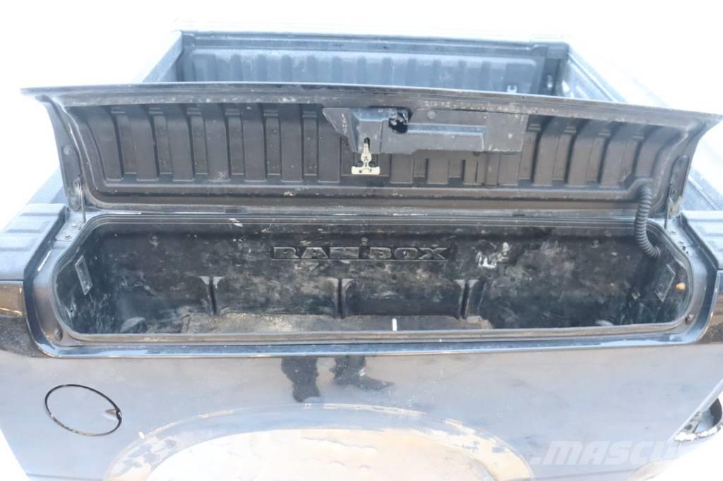 Dodge Ram كابينة والداخلية