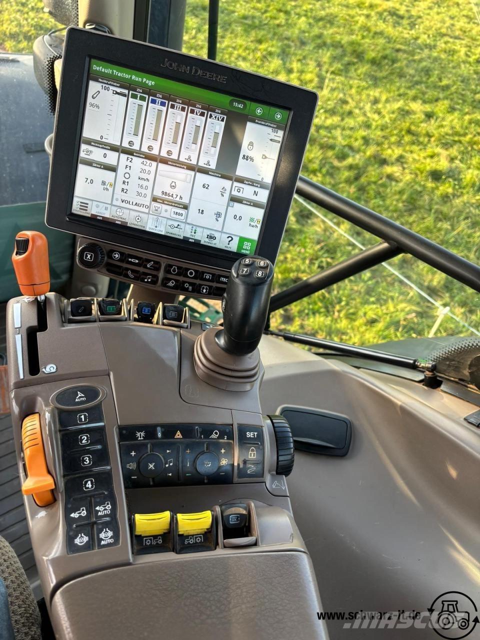 John Deere 6195R الجرارات