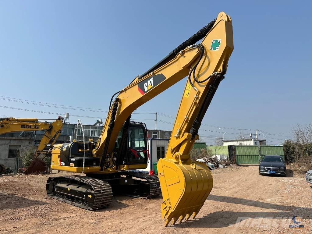 CAT 320D حفارات زحافة