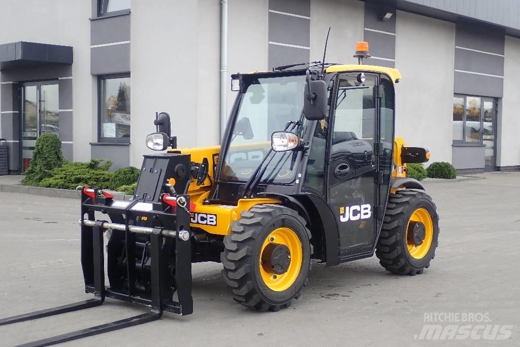 JCB 514-40 معدات مناولة لأغراض الزراعة