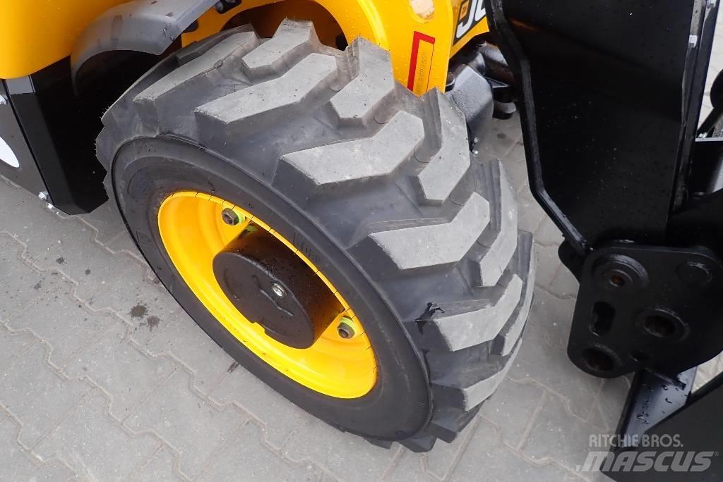 JCB 514-40 معدات مناولة لأغراض الزراعة