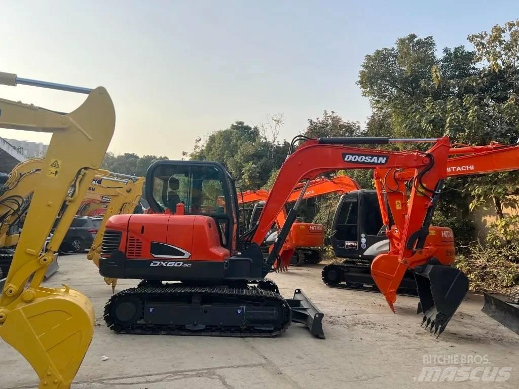 Doosan DX 60-9C حفارات صغيرة أقل من 7 طن (حفارات صغيرة)