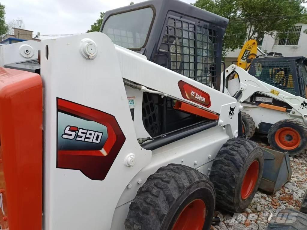 Bobcat S 590 لوادر انزلاقية التوجيه