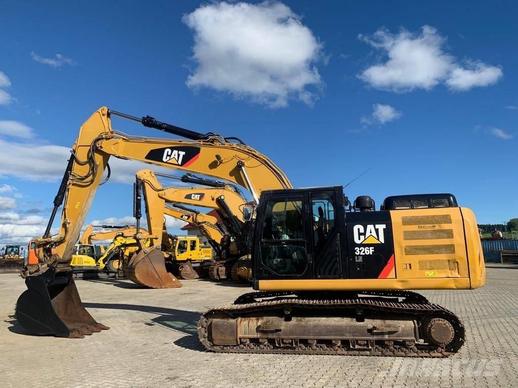 CAT 326FLN حفارات زحافة