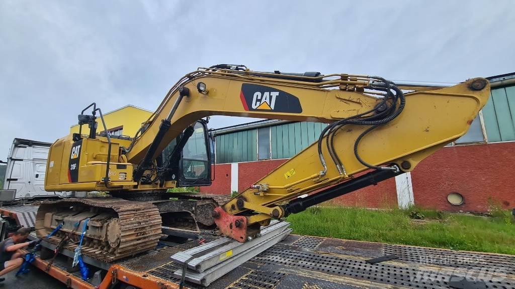 CAT 318 FL حفارات زحافة