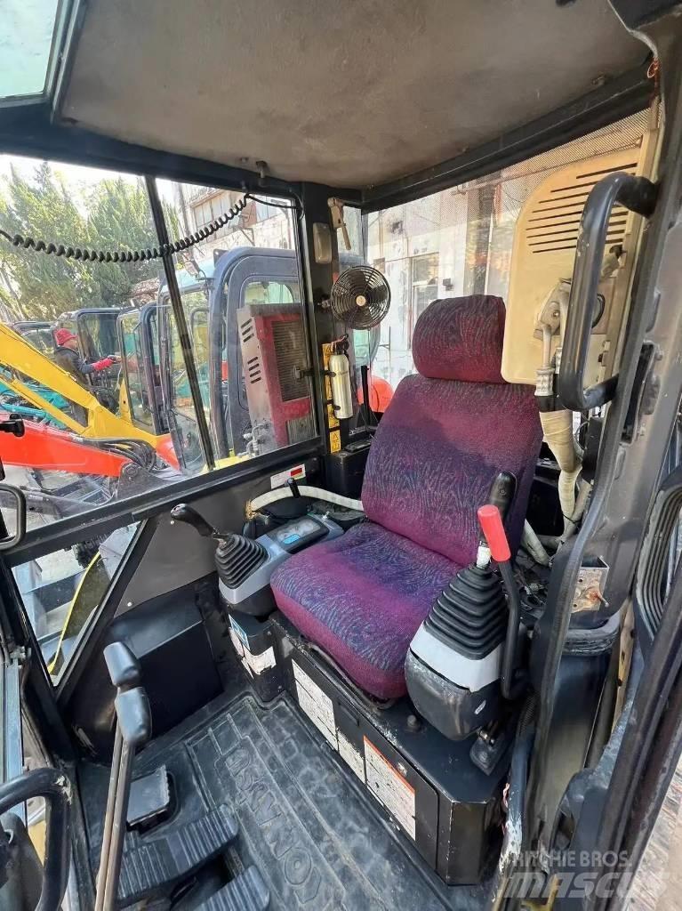Komatsu PC 40 MR حفارات صغيرة أقل من 7 طن (حفارات صغيرة)