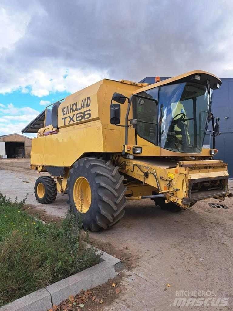 New Holland TX 66 حصادات