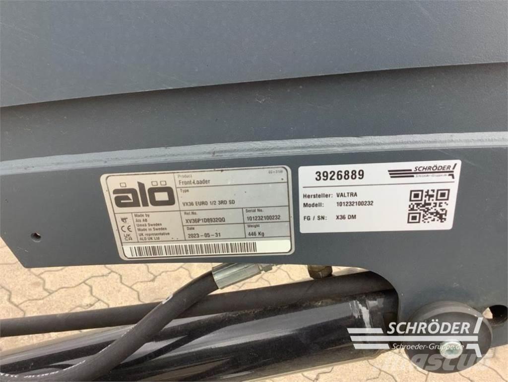 Valtra X36 DM لوادر وحفارات أمامية