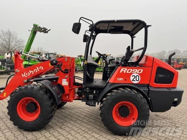 Kubota R 090 لوادر بعجل