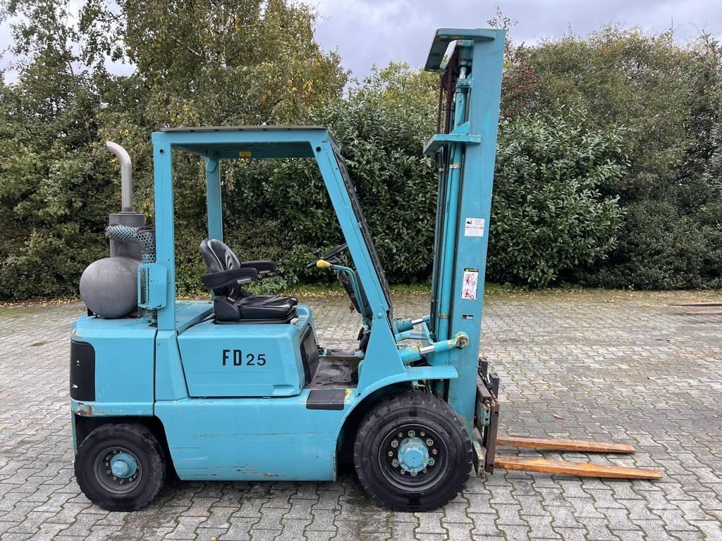 Mitsubishi FD25T شاحنات الديزل