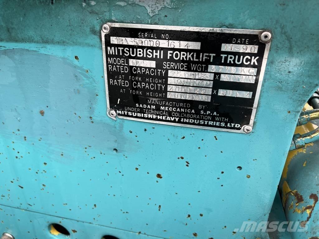 Mitsubishi FD25T شاحنات الديزل