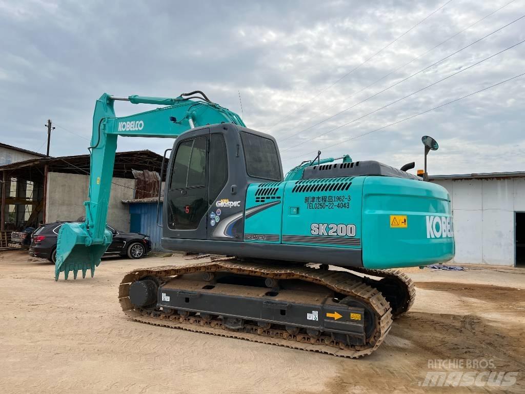 Kobelco SK 200-8 حفارات زحافة