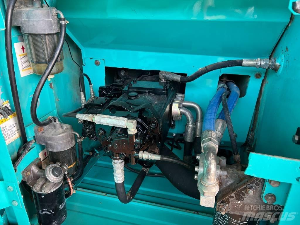 Kobelco SK 200-8 حفارات زحافة