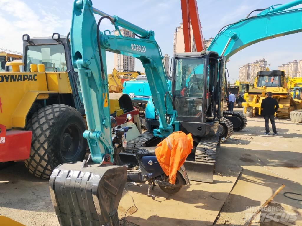 Kobelco SK 55 SR حفارات صغيرة أقل من 7 طن (حفارات صغيرة)