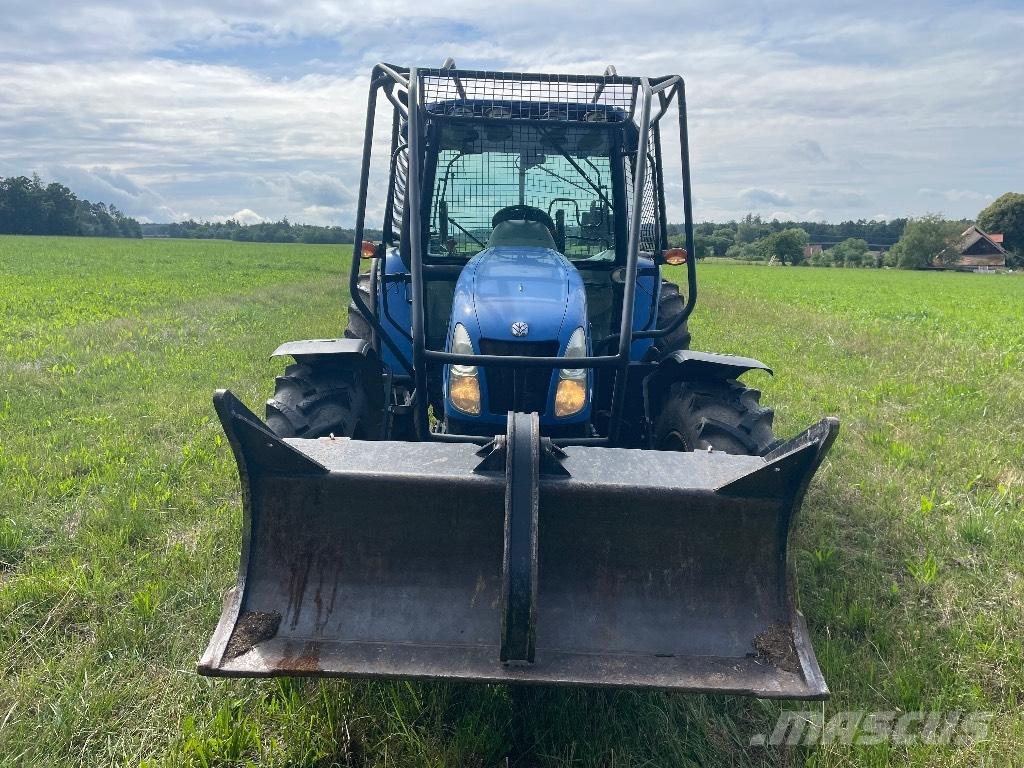 New Holland T5050 جرارات التحريج